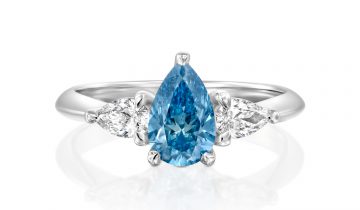 האם לבחור טבעת אירוסין משובצת יהלום צבעוני?