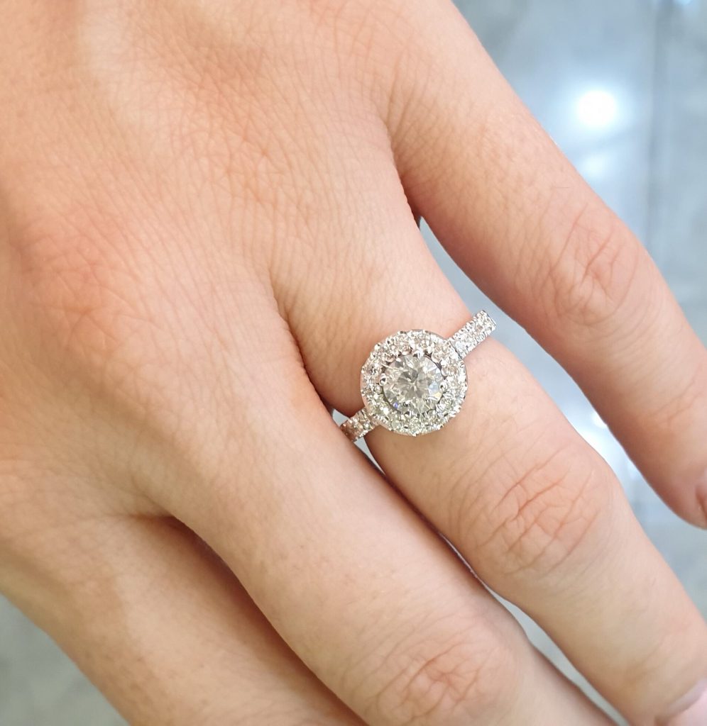 תכשיטי יהלומים לאישה